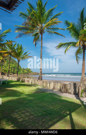 Itacare, Brasile - 7 Dicembre 2016: spettacolare e suggestiva spiaggia paradiso in Itacare Bahia Brasile nord-est Foto Stock