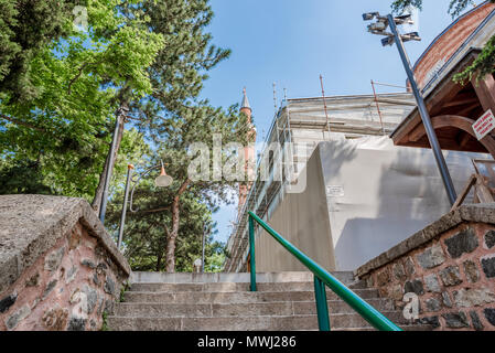 Vista di Yildlirim Bayezid complesso,una moschea complesso complesso costruito dal sultano ottomano Bayezid I Bursa, Turchia. Foto Stock