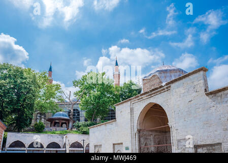 Vista di Yildlirim Bayezid complesso,una moschea complesso complesso costruito dal sultano ottomano Bayezid I Bursa, Turchia. Foto Stock