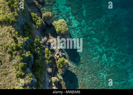 Vista aerea sulla costa sud di Siquijor island nelle Filippine. Foto Stock