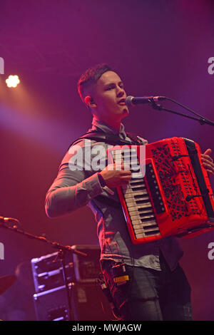 Ho-Ro folk scozzese tradizionale Ceilidh band a giocare alle Shetland Folk Festival nel 2018 Foto Stock