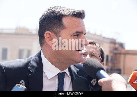 Roma, Italia. Dal 01 Giugno, 2018. I membri del nuovo governo di arrivare al Palazzo del Quirinale per il giuramento davanti al Presidente della Repubblica Sergio Mattarella. Credito: Matteo Nardone/Pacific Press/Alamy Live News Foto Stock