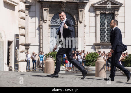 Roma, Italia. Dal 01 Giugno, 2018. I membri del nuovo governo di arrivare al Palazzo del Quirinale per il giuramento davanti al Presidente della Repubblica Sergio Mattarella. Credito: Matteo Nardone/Pacific Press/Alamy Live News Foto Stock