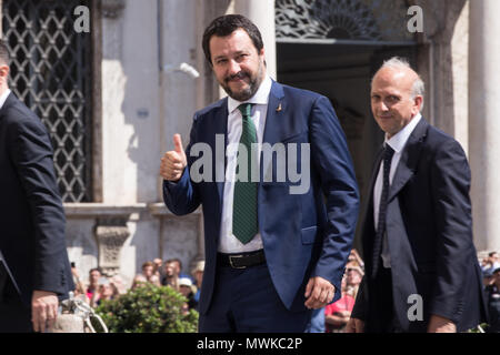 Roma, Italia. Dal 01 Giugno, 2018. I membri del nuovo governo di arrivare al Palazzo del Quirinale per il giuramento davanti al Presidente della Repubblica Sergio Mattarella. Credito: Matteo Nardone/Pacific Press/Alamy Live News Foto Stock