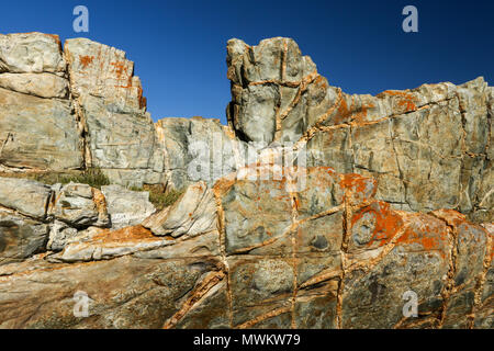 Mare di pile in aggetto nell'Oceano Indiano nel tsitsikamma national park. Tempeste river, la garden route del sud africa Foto Stock