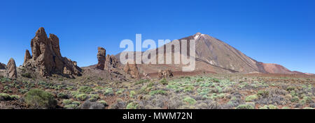 Il Teide con Roques de Garcia Foto Stock