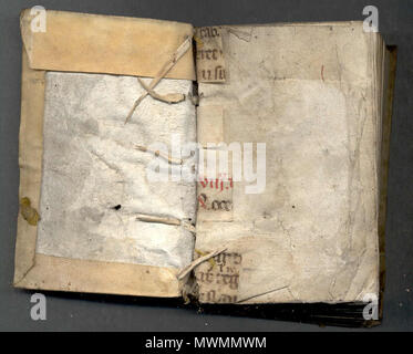 . Bucheinband aus Pergamentmakulatur . Xvi secolo. non applicabile 477 Pergamentmak.bindung Foto Stock