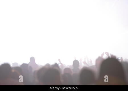 Intrattenimento Regno Unito - Inglese musica elettronica duo composto da Andy Cato e Tom Findlay, Groove Armada eseguire sul palco durante l'inarrestabile Freeze Festival annuale di sci e di snowboard festival a Battersea Power Station di Londra. Il 28 ottobre 2011 Foto Stock