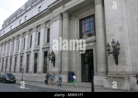 Vista esterna dell'entrata per i Freemasons Hall sulla Great Queen Street London: sede della Gran Loggia Unita d Inghilterra Foto Stock