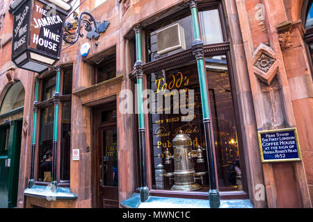 Parte anteriore del Todd's Wine Bar, il sito del primo coffee house di Londra, Regno Unito Foto Stock