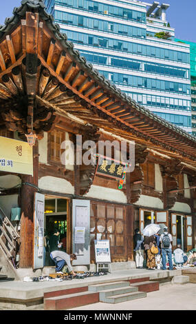 Corea del Sud, Seoul, Insa-dong, il tempio Jogyesa, il capo tempio dell'Ordine Jogye del Buddismo Coreano, Geuknakjeon, il paradiso Hall Foto Stock