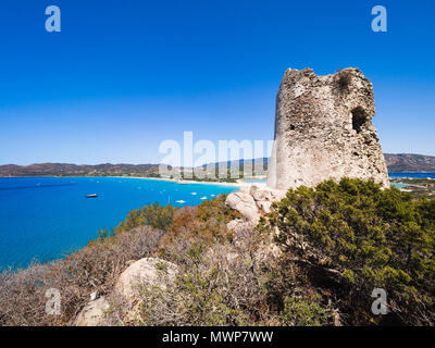 Una vista della Torre Spagnola di Porto Giunco, Villasimius, Sardegna, Italia. Foto Stock