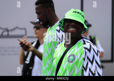 Londra, Regno Unito. Lo stadio di Wembley, Londra, Regno Unito. 2 Giugno, 2018. International football friendly, Inghilterra contro la Nigeria; una ventola in Nigeria nel suo mondo nigeriano Cup 2018 Credito kit: Azione Plus sport/Alamy Live News Credit: Azione Plus immagini di sport/Alamy Live News Credit: Azione Plus immagini di sport/Alamy Live News Foto Stock