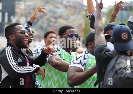 Londra, Regno Unito. Lo stadio di Wembley, Londra, Regno Unito. 2 Giugno, 2018. International football friendly, Inghilterra contro la Nigeria; una Nigeria ventola nel nuovo mondo nigeriano Cup 2018 Credito kit: Azione Plus sport/Alamy Live News Credit: Azione Plus immagini di sport/Alamy Live News Credit: Azione Plus immagini di sport/Alamy Live News Foto Stock