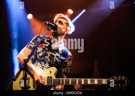 KOKO, Camden, London, Regno Unito, 2 giugno 2018 Eliza e l'Orso a KOKO a Londra, James Kellegher di Eliza e l'Orso, Eliza e l'Orso a London Camden rocce Fest, © Richard Soans/Alamy Live News Foto Stock