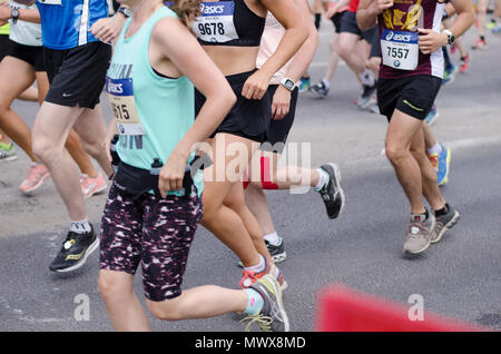 Stoccolma, Svezia - 2 giugno 2018. L'inizio del quarantesimo Stockholm marathon 2018 in presenza di temperature molto calde. Credito: Jari Juntunen/Alamy Live News Foto Stock