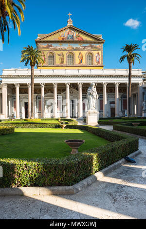 La Basilica Papale di San Paolo fuori le Mura (Basilica Papale di San Paolo fuori le Mura), Roma, Lazio, l'Italia, Europa Foto Stock