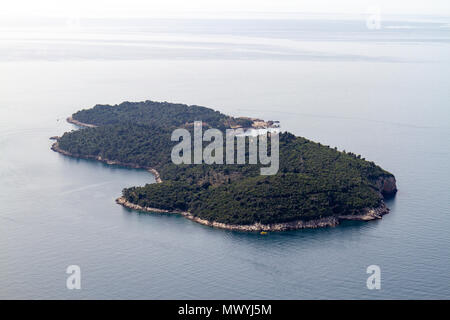 Isola di Lokrum è vista dal di sopra Dubrovnik, Croazia. Foto Stock