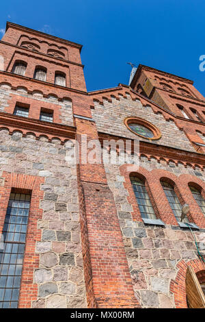 Maestosa Chiesa Corpo di Dio dalla pietra e mattoni in Ikazn, Bielorussia Foto Stock