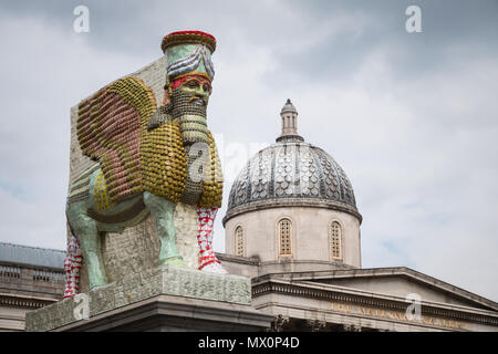 Il nemico invisibile non dovrebbe esistere da Michael Rakowitz, Trafalgar Square Foto Stock