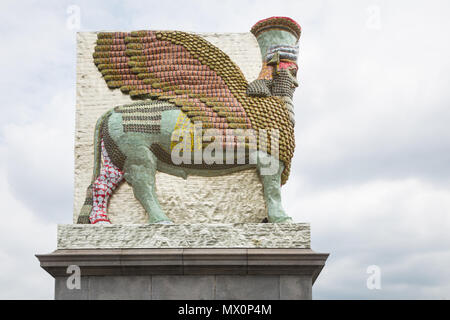 Il nemico invisibile non dovrebbe esistere da Michael Rakowitz, Trafalgar Square Foto Stock