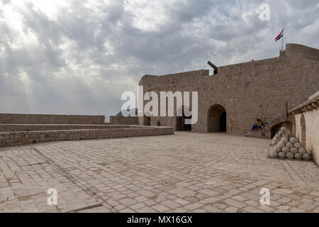 Livello superiore all'interno di Fort Lovrijenac, Dubrovnik, Croazia. Foto Stock