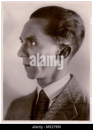 Ritratto Vintage Joseph Goebbels Nazi (1897-1945), uomo politico tedesco, Reich il ministro della Propaganda nella Germania nazista 1933-45. 1935, Foto Stock
