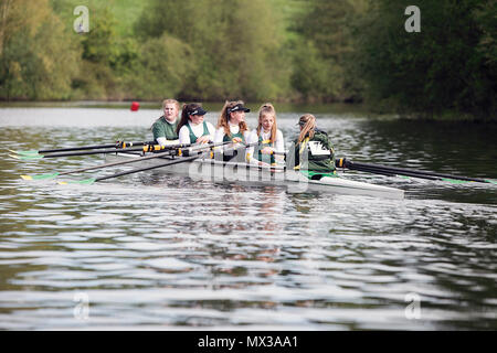 Una delle (25) immagini in questo set correlato alla regata di Shrewsbury 2018, una manifestazione che si svolge annualmente sul fiume Severn a Shrewsbury, Shropshire, Inghilterra. Foto Stock