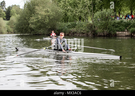 Una delle (25) immagini in questo set correlato alla regata di Shrewsbury 2018, una manifestazione che si svolge annualmente sul fiume Severn a Shrewsbury, Shropshire, Inghilterra. Foto Stock