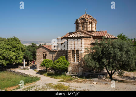 La Chiesa dei Santi Apostoli, noto anche come santi apostoli di Solaki, è situato nell'Antica Agorà di Atene, Grecia, accanto a Stoa di Attalos Foto Stock