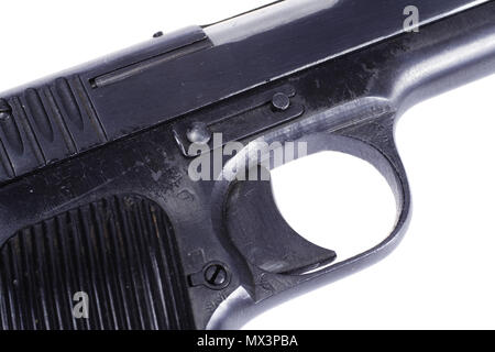 WWII pistola sovietica TT (Tula,Tokarev) isolato su bianco Foto Stock