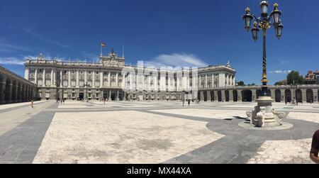 Vista del Palacio Real de Madrid Foto Stock