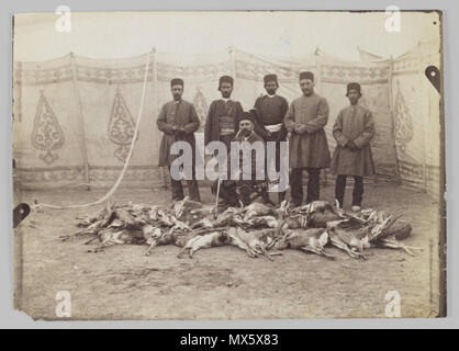 . Ritratto del principe Abdul Mirza Husayn (Farma Farmaian) dopo la caccia gazzelle, uno di 274 fotografie vintage . tra il 1876 e il 1925 101 Brooklyn Museum - Ritratto del principe Abdul Mirza Husayn (Farma Farmaian) dopo la caccia gazzelle uno di 274 fotografie vintage Foto Stock