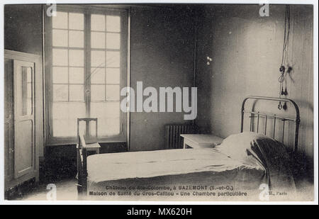 122 Chambre de la maison de Santé du Gros-Caillou située au château de Sainte-Colombe Foto Stock