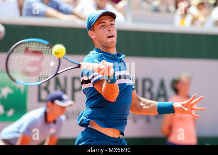 Borna Coric (CRO), 2 giugno 2018 - Tennis : Borna Coric di Croazia durante gli Uomini Singoli Terzo turno match degli Open di Francia di tennis tournament contro Diego Schwartzman dell Argentina al Roland Garros di Parigi, Francia. (Foto di AFLO) Foto Stock