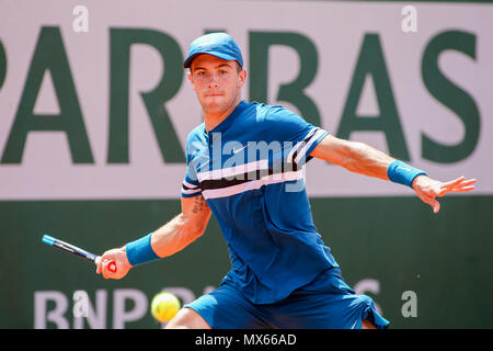 Borna Coric (CRO), 2 giugno 2018 - Tennis : Borna Coric di Croazia durante gli Uomini Singoli Terzo turno match degli Open di Francia di tennis tournament contro Diego Schwartzman dell Argentina al Roland Garros di Parigi, Francia. (Foto di AFLO) Foto Stock