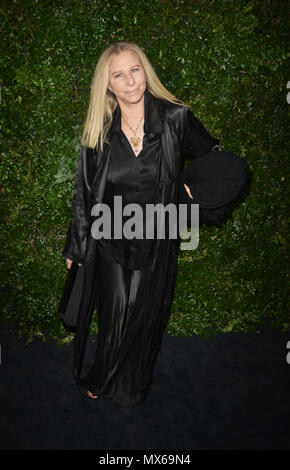 Malibu, ca. 02Giugno, 2018. Barbara Streisand a Chanel la cena per celebrare il nostro maestoso gli oceani, un beneficio per NRDC a residenza privata su Giugno 2, 2018 in Malibu, California. Credito: Koi Sojer/Snap'n u foto/media/punzone Alamy Live News Foto Stock