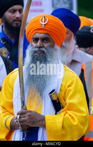 Londra, Regno Unito. Il 3 giugno 2018. Annuale Ghallughara Sikh ricordo Marzo e libertà di Rally, commemorando il giugno 1984 anniversario dell'esercito indiano attacco su Darbar Sahib. Questo segnò l inizio della â€oethird Ghallugharaâ€ (terzo olocausto) della storia Sikh. Quest anno il tema è la verità, la giustizia e la libertà. Il mese di marzo ha proceduto da Hyde Park, attraverso il centro di Londra, a un rally in Trafalgar Square. Il marzo e il rally è stato organizzato dalla Federazione delle Organizzazioni Sikh. Credito: Stephen Bell/Allamy Live News Foto Stock