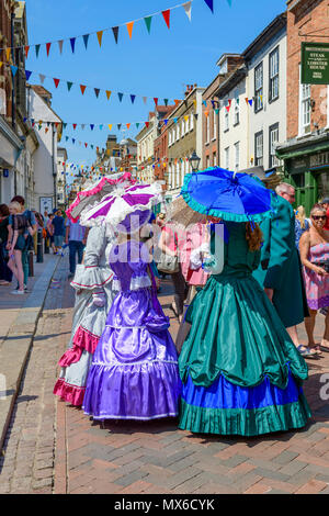 Rochester, Kent, Regno Unito. 03 Giugno, 2018. I partecipanti in costume Vittoriano al anuale Rochester Dickens festival Credito: vite tutto bianco/Alamy Live News Foto Stock