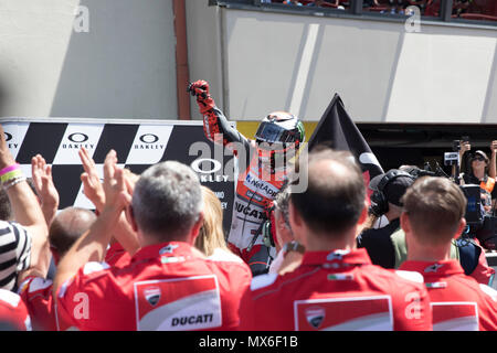 Scarperia, Italia. 3° giu, 2018. 99 Il vincitore di Gara durante la gara MotoGP al Mugello Cuircuit Internazionale per il sesto round del Campionato del Mondo MotoGP Gran Premio d'Italia Oakley il 3 giugno 2018 a Scarperia, Italia Credito: Fabio Averna/Alamy Live News Foto Stock