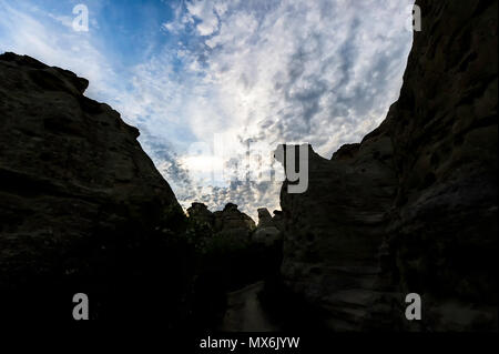 Hoodoos al tramonto la scrittura su pietra Parco Provinciale, Alberta Canada Foto Stock