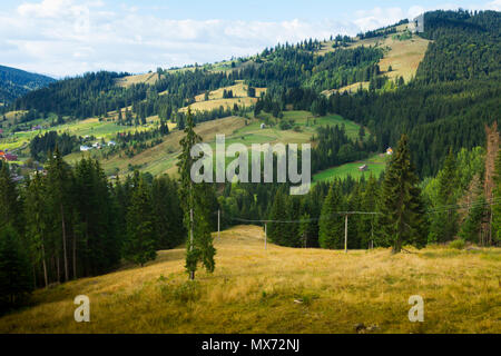 Karpaty è luogo pittoresco su Bucovina in Romania. Foto Stock