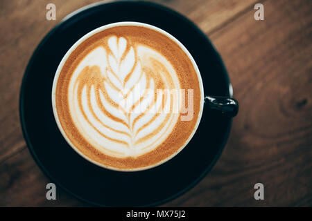 Cappuccino con schiuma di bello Foto Stock