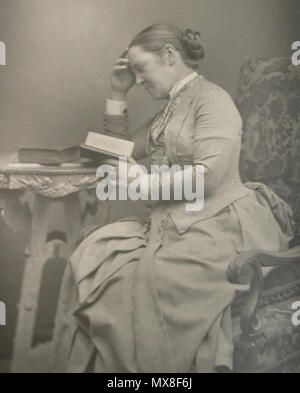 . Inglese: Elizabeth Garrett Anderson. Fotografia di Walery, pubblicato da Sampson bassa & Co. nel febbraio 1889[1] . circa 1889. Walery 184 Elizabeth Garrett Anderson, fotografia di Walery Foto Stock