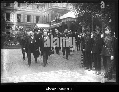 . Français : 8/7/1914, Inaugurazione du Monument des polytechniciens [défenseurs de Paris en 1814] [Image fixe] : [photographie de presse] / [Agence Rol] 1 foto. nég. sur verre ; 13 x 18 cm (sup.) . 8 luglio 1914. Agence Rol 296 Inaugurazione du Monument des polytechniciens Foto Stock