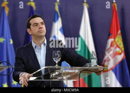 A Belgrado, in Serbia - 9 Dicembre 2017: Primo Ministro greco Alexis Tsipras parla ai media nel corso di una conferenza stampa durante i leader regionali incontro ho Foto Stock