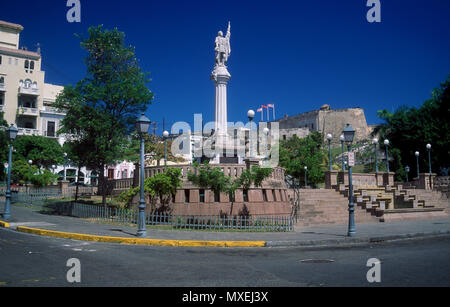 Una statua di Cristoforo Colombo nella vecchia San Juan Portorico Foto Stock