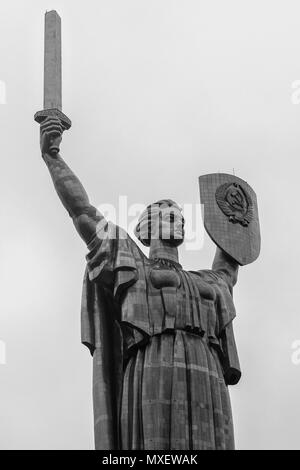 Rodina Mat (Patria monumento) a Kiev, Ucraina, ritratto, close-up Foto Stock
