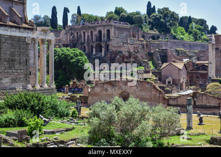 Roma, Italia, rovine di Fori imperiali, resti di edifici Foto Stock