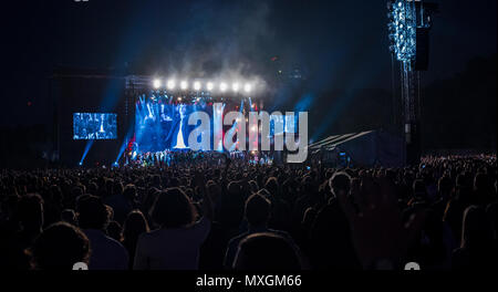 Nick Cave e i Bad Seeds rivestimento padiglione in corrispondenza di tutti i punti est music festival, 3 giugno 2018, Victoria Park, London, England, Regno Unito Foto Stock